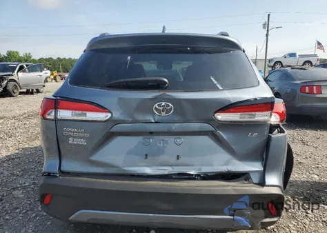 2024 Toyota Corolla Cross Le z USA, uszkodzony, nr VIN 7MUCAAAG0RV082968